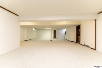 Tim Salzbrenner, M: , tsalzbrenner,   - Enjoy resort-style on Oak Hills Country Club in Nebraska - for sale on GolfHomes.com, golf home, golf lot