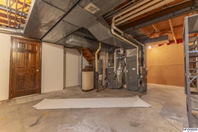 Tim Salzbrenner, M: , tsalzbrenner,   - Enjoy resort-style on Oak Hills Country Club in Nebraska - for sale on GolfHomes.com, golf home, golf lot