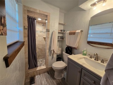 Paradise in the heart of OKC!  This charming 3 bed, 2 bath home on Lake Hefner Golf Club in Oklahoma - for sale on GolfHomes.com, golf home, golf lot