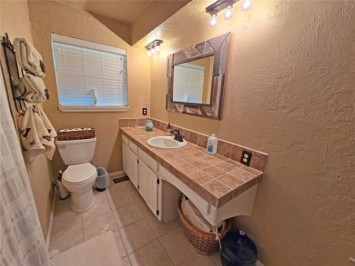 Paradise in the heart of OKC!  This charming 3 bed, 2 bath home on Lake Hefner Golf Club in Oklahoma - for sale on GolfHomes.com, golf home, golf lot