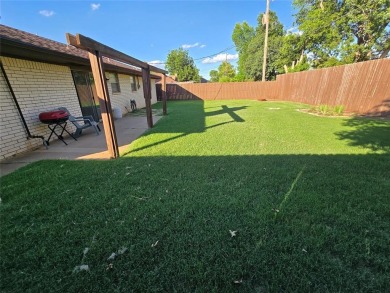 Paradise in the heart of OKC!  This charming 3 bed, 2 bath home on Lake Hefner Golf Club in Oklahoma - for sale on GolfHomes.com, golf home, golf lot