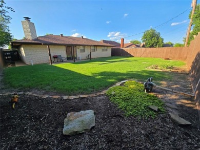Paradise in the heart of OKC!  This charming 3 bed, 2 bath home on Lake Hefner Golf Club in Oklahoma - for sale on GolfHomes.com, golf home, golf lot