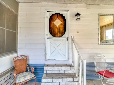 Welcome to this spacious 2-bedroom, 2-bathroom home situated in on High Point Golf Club, Inc. in Florida - for sale on GolfHomes.com, golf home, golf lot