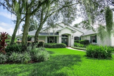 EXECUTIVE FAMILY HOME in the Manor Hill community of Sun 'N Lake on Sun n Lake Golf and Country Club in Florida - for sale on GolfHomes.com, golf home, golf lot