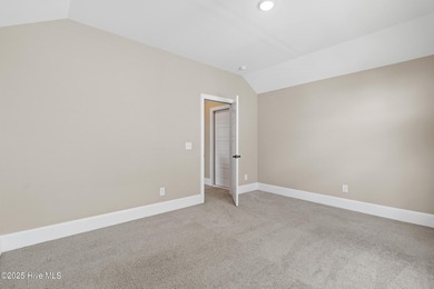 LOOKING FOR A NEW HOME FOR THE HOLIDAYS?! Up to a $6,000 choose on Topsail Green Golf Club in North Carolina - for sale on GolfHomes.com, golf home, golf lot