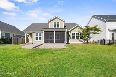LOOKING FOR A NEW HOME FOR THE HOLIDAYS?! Up to a $6,000 choose on Topsail Green Golf Club in North Carolina - for sale on GolfHomes.com, golf home, golf lot