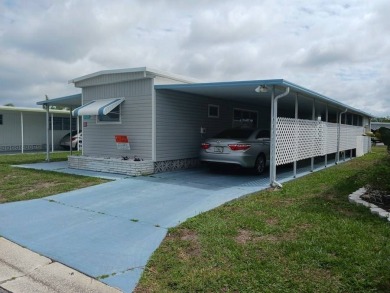 Charming 2 bedroom/2 bath split floor plan with furnished on Sara Bay Country Club in Florida - for sale on GolfHomes.com, golf home, golf lot