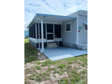 Charming 2 bedroom/2 bath split floor plan with furnished on Sara Bay Country Club in Florida - for sale on GolfHomes.com, golf home, golf lot