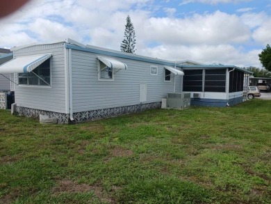 Charming 2 bedroom/2 bath split floor plan with furnished on Sara Bay Country Club in Florida - for sale on GolfHomes.com, golf home, golf lot