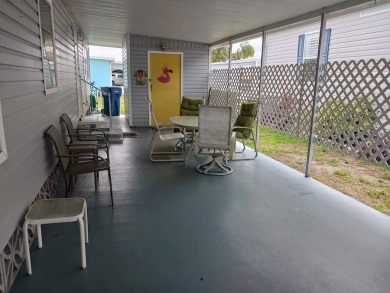 Charming 2 bedroom/2 bath split floor plan with furnished on Sara Bay Country Club in Florida - for sale on GolfHomes.com, golf home, golf lot