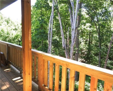 Beautiful New Custom Home in Bella Vista! Situated on a .33-acre on Bella Vista - Metfield Golf Complex and Country Club in Arkansas - for sale on GolfHomes.com, golf home, golf lot