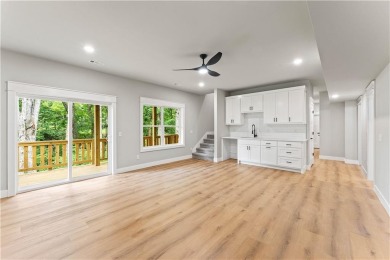 Beautiful New Custom Home in Bella Vista! Situated on a .33-acre on Bella Vista - Metfield Golf Complex and Country Club in Arkansas - for sale on GolfHomes.com, golf home, golf lot