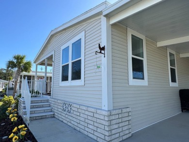 Welcome to your dream home! This stunning 3-bedroom, 2-bathroom on Rolling Green Golf Course in Florida - for sale on GolfHomes.com, golf home, golf lot