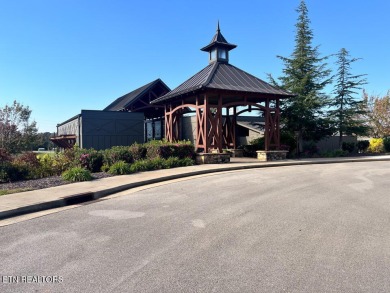 Sellers offering $5000 in Closing Cost. Motivated Seller, Bring on Tennessee National Golf Club in Tennessee - for sale on GolfHomes.com, golf home, golf lot