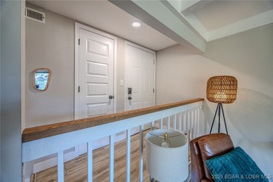This 3 bedroom, 2 bath condo is sleek, modern & truly move-in on Seasons Ridge At Four Seasons in Missouri - for sale on GolfHomes.com, golf home, golf lot