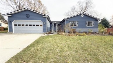 This *Lovely Lapeer* ranch is sure to make you smile! Plenty of on Rolling Hills Golf Club in Michigan - for sale on GolfHomes.com, golf home, golf lot