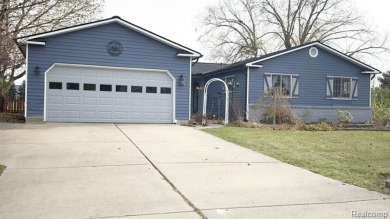 This *Lovely Lapeer* ranch is sure to make you smile! Plenty of on Rolling Hills Golf Club in Michigan - for sale on GolfHomes.com, golf home, golf lot