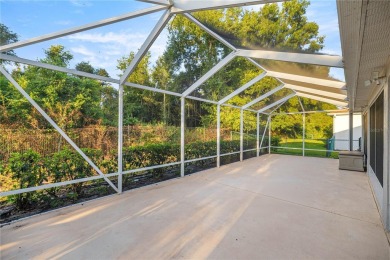 Amazing and spacious 2-bedroom, 2-bathroom home in the highly on Ocala Palms Golf and Country Club in Florida - for sale on GolfHomes.com, golf home, golf lot