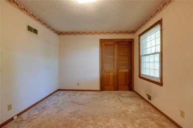 Spacious 3 Bedroom, 3 Bath Ranch Home with 4 Season Sun Room on Royal Meadows Golf Course in Missouri - for sale on GolfHomes.com, golf home, golf lot