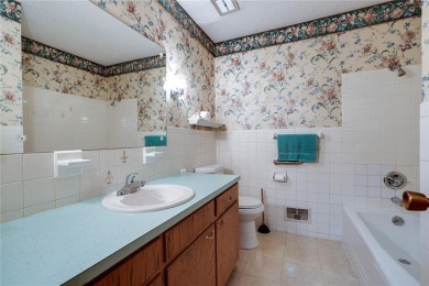 Spacious 3 Bedroom, 3 Bath Ranch Home with 4 Season Sun Room on Royal Meadows Golf Course in Missouri - for sale on GolfHomes.com, golf home, golf lot
