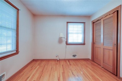 Spacious 3 Bedroom, 3 Bath Ranch Home with 4 Season Sun Room on Royal Meadows Golf Course in Missouri - for sale on GolfHomes.com, golf home, golf lot