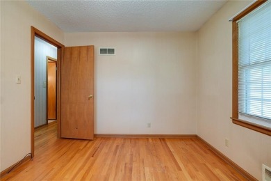Spacious 3 Bedroom, 3 Bath Ranch Home with 4 Season Sun Room on Royal Meadows Golf Course in Missouri - for sale on GolfHomes.com, golf home, golf lot