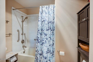 Motivated sellers offering $5,000 buyer incentive! Welcome to on River Bend Golf and Country Club in North Carolina - for sale on GolfHomes.com, golf home, golf lot