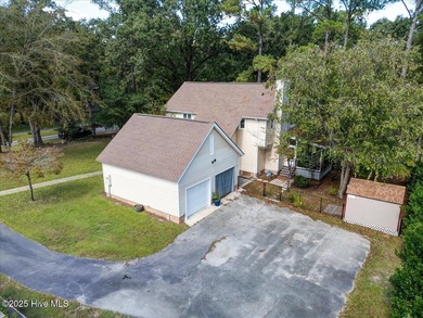 Motivated sellers offering $5,000 buyer incentive! Welcome to on River Bend Golf and Country Club in North Carolina - for sale on GolfHomes.com, golf home, golf lot