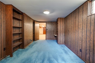 Spacious 3 Bedroom, 3 Bath Ranch Home with 4 Season Sun Room on Royal Meadows Golf Course in Missouri - for sale on GolfHomes.com, golf home, golf lot