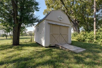 Spacious 3 Bedroom, 3 Bath Ranch Home with 4 Season Sun Room on Royal Meadows Golf Course in Missouri - for sale on GolfHomes.com, golf home, golf lot