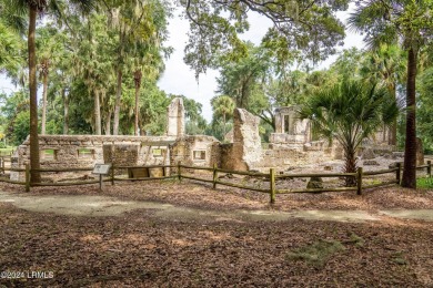 Keeping it simple in this charming one-level home overlooking a on Dataw Island Club in South Carolina - for sale on GolfHomes.com, golf home, golf lot