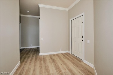 TOTALLY REMODELED 3 BEDROOM END UNIT CONDO IN THE LAKE VILLAGE on Lexington Country Club in Florida - for sale on GolfHomes.com, golf home, golf lot