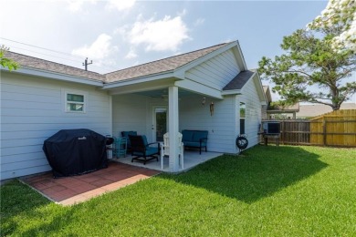 Terrific location in Old Rockport near the beach and Little Bay on Rockport Country Club in Texas - for sale on GolfHomes.com, golf home, golf lot