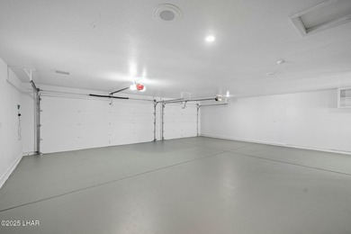 Welcome to this inviting single-family home situated along the on London Bridge Golf Course in Arizona - for sale on GolfHomes.com, golf home, golf lot