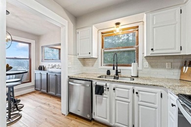 Beautifully updated Bella Vista (end unit) townhome, filled with on Bella Vista Country Club and Golf Course in Arkansas - for sale on GolfHomes.com, golf home, golf lot