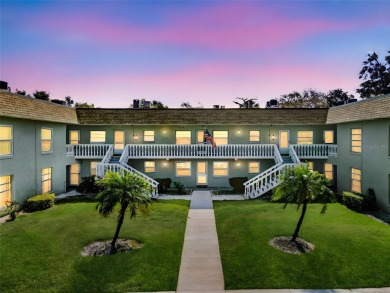 Experience easy Florida living in this bright and spacious on Tarpon Springs Golf Course in Florida - for sale on GolfHomes.com, golf home, golf lot