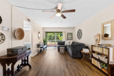 Experience easy Florida living in this bright and spacious on Tarpon Springs Golf Course in Florida - for sale on GolfHomes.com, golf home, golf lot