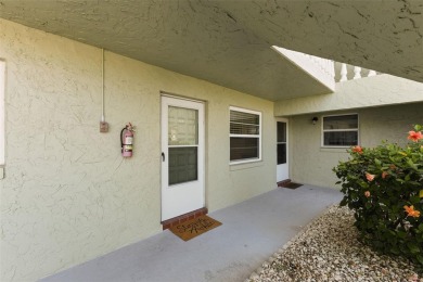 Experience easy Florida living in this bright and spacious on Tarpon Springs Golf Course in Florida - for sale on GolfHomes.com, golf home, golf lot