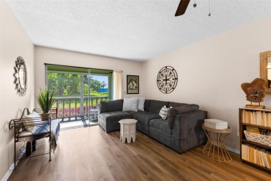 Experience easy Florida living in this bright and spacious on Tarpon Springs Golf Course in Florida - for sale on GolfHomes.com, golf home, golf lot