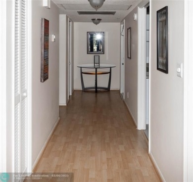 MOTIVATED SELLERS! Bring your offer to this spacious low priced on Oaks Country Club in Florida - for sale on GolfHomes.com, golf home, golf lot