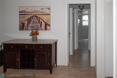 MOTIVATED SELLERS! Bring your offer to this spacious low priced on Oaks Country Club in Florida - for sale on GolfHomes.com, golf home, golf lot