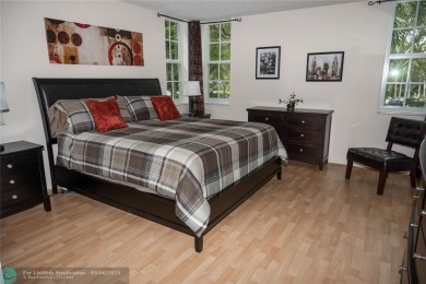 MOTIVATED SELLERS! Bring your offer to this spacious low priced on Oaks Country Club in Florida - for sale on GolfHomes.com, golf home, golf lot