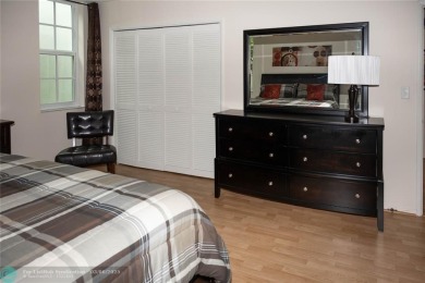 MOTIVATED SELLERS! Bring your offer to this spacious low priced on Oaks Country Club in Florida - for sale on GolfHomes.com, golf home, golf lot