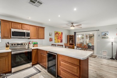 The home in Fountain of the Sun you've been waiting for! 3 BR on Fountain of the Sun Country Club in Arizona - for sale on GolfHomes.com, golf home, golf lot