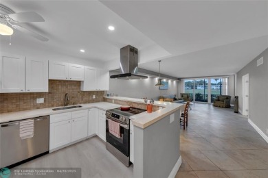 Spacious and beautifully updated 2-bedroom, 2-bathroom on Palm-Aire Country Club and Resort - Palms in Florida - for sale on GolfHomes.com, golf home, golf lot