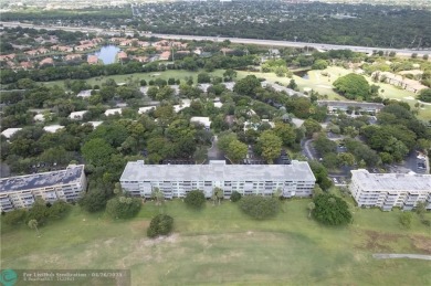 Spacious and beautifully updated 2-bedroom, 2-bathroom on Palm-Aire Country Club and Resort - Palms in Florida - for sale on GolfHomes.com, golf home, golf lot