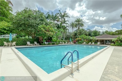Spacious and beautifully updated 2-bedroom, 2-bathroom on Palm-Aire Country Club and Resort - Palms in Florida - for sale on GolfHomes.com, golf home, golf lot