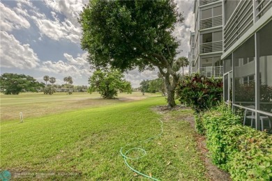 Spacious and beautifully updated 2-bedroom, 2-bathroom on Palm-Aire Country Club and Resort - Palms in Florida - for sale on GolfHomes.com, golf home, golf lot