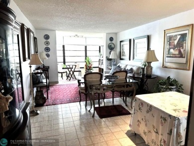 ks: Owner Motivated! Well maintains and spacious 1 bed 1.5 bath on Sunrise Lakes Phase IV Golf Course in Florida - for sale on GolfHomes.com, golf home, golf lot