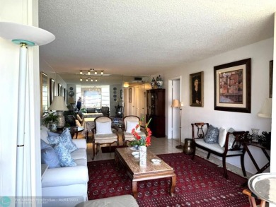ks: Owner Motivated! Well maintains and spacious 1 bed 1.5 bath on Sunrise Lakes Phase IV Golf Course in Florida - for sale on GolfHomes.com, golf home, golf lot